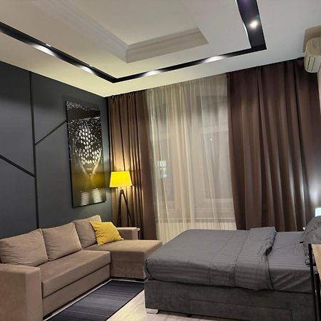 Vip - Дві Спальні Метро Хрещатик Лютеранська 3 Kijev Kültér fotó
